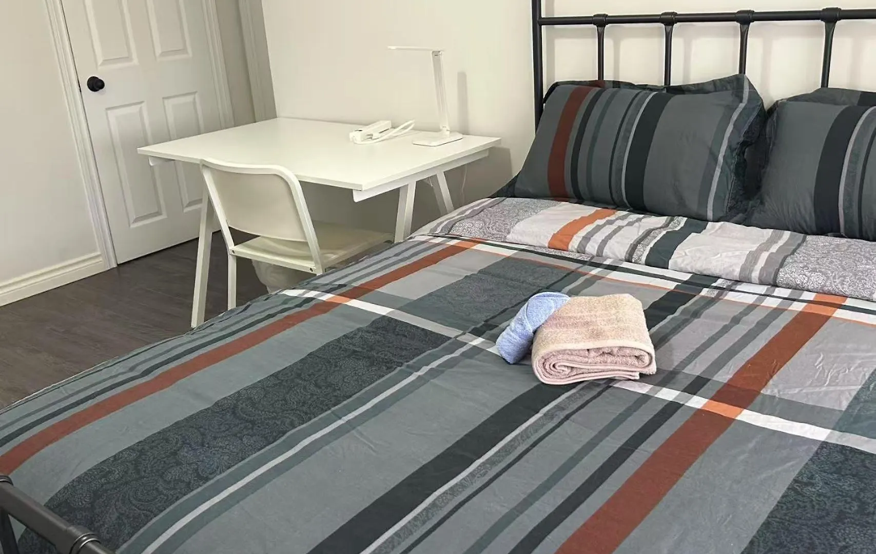 North York Cozy Queen Room Walk To Subway And Stores Toronto Canadá